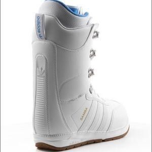 Сноубордические ботинки Adidas Samba white Сноубордические ботинки Adidas Samba white
