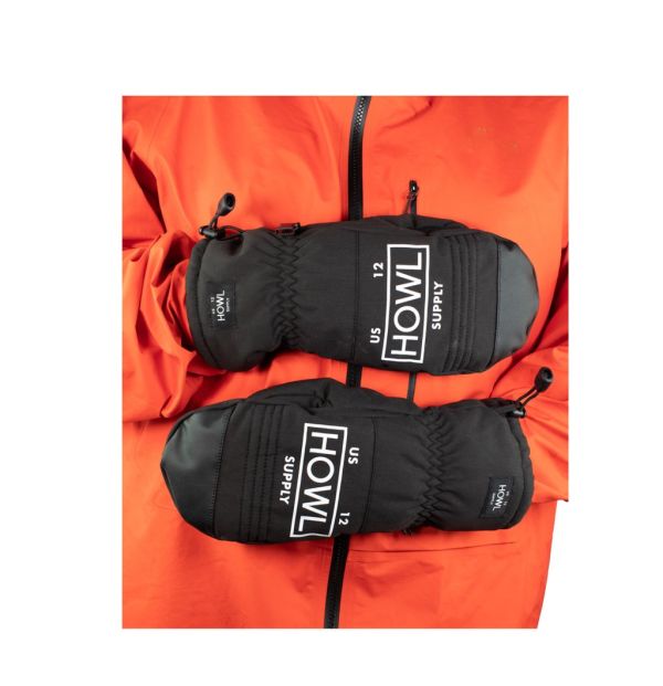 Howl Team black mittens